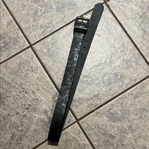 Women’s Anthropologie Black Embossed Leather Belt